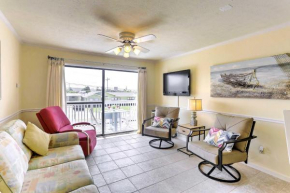 PCB Condo with Pool and Grill Access - Walk to Beach!